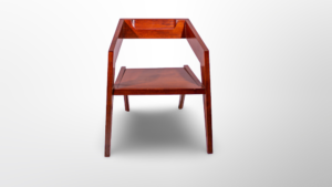 Chaise Élancée : Élégance en Bois d'Être